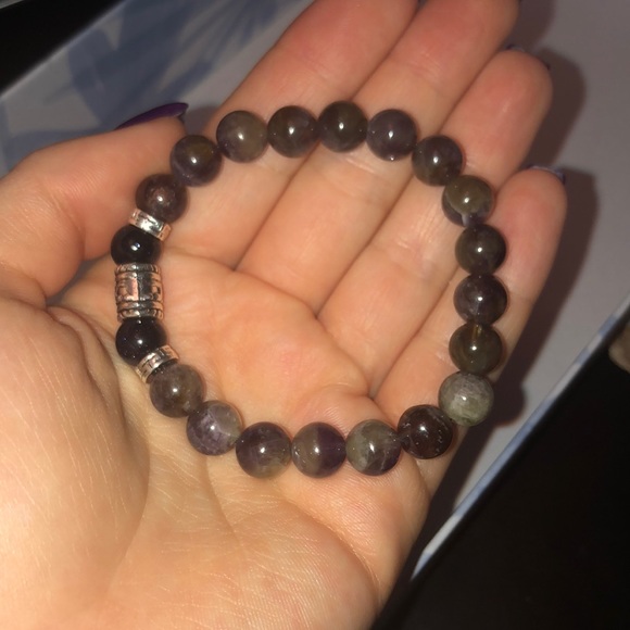 🌷Amethyst Stretch Bracelet - Picture 2 of 3